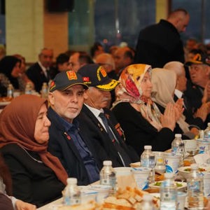 Fatsa’da Şehit Yakınları ve Gaziler İçin “Büyük Aile Sofrası” İftarı Düzenlendi - fotoğraf 17