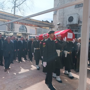 Kıbrıs Gazimiz Hüseyin ÖNBAŞ Askeri Törenle Son Yolculuğuna Uğurlandı - fotoğraf 2