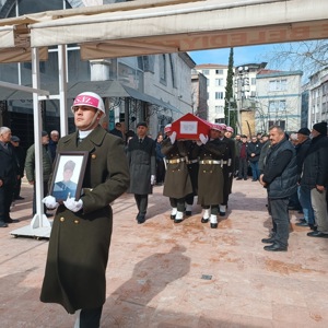 Kıbrıs Gazimiz Hüseyin ÖNBAŞ Askeri Törenle Son Yolculuğuna Uğurlandı - fotoğraf 3