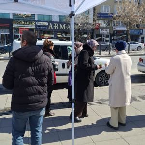 Atatürk Parkı Önünde 8 Mart Dünya Kadınlar Günü Etkinliği Düzenlendi - fotoğraf 6