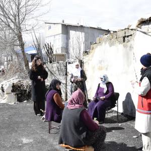 Köylerde Yaşayan Emektar Kadınlara 8 Mart Ziyareti - fotoğraf 3