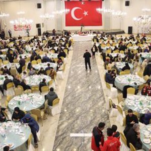 Ramazan’ın ilk gününde, 81 ilde eş zamanlı düzenlenen Şehit Yakınları ve Gazilerimizle Büyük Aile Sofrası buluşmasını ilimizde gerçekleştirdik. - fotoğraf 1