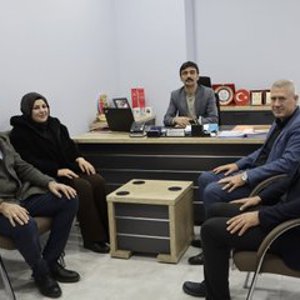AŞAV Vakfı Bingöl Şube başkanı Naim TAN ve beraberindeki heyet, İl Müdürümüz Abdulbari AKSOY ve müdürlük yöneticilerimizi ziyaret etti. - fotoğraf 3