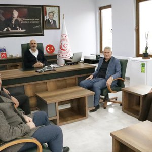 AŞAV Vakfı Bingöl Şube başkanı Naim TAN ve beraberindeki heyet, İl Müdürümüz Abdulbari AKSOY ve müdürlük yöneticilerimizi ziyaret etti. - fotoğraf 1