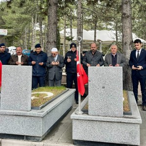 Aziz Şehidimiz Hava Pilot Teğmen Yavuz Eracar Dualarla Anıldı - fotoğraf 1