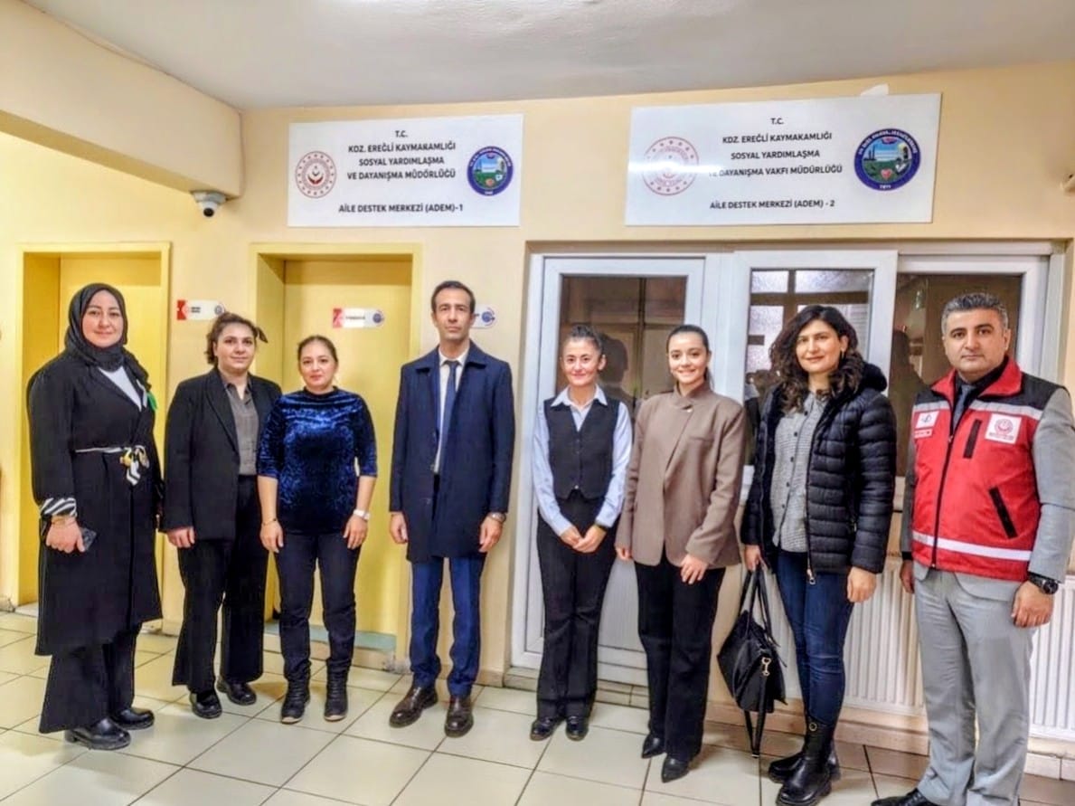 Aile ve Toplum Temelli Sosyal Destek Modeli kapsamında Sosyal Risk Haritası ve Aile Rehberi çalışmaları sürdürülmektedir. 