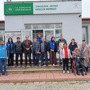 18-24 Mart Yaşlılara Saygı Haftası etkinlikleri kapsamında Devrek Gençlik Merkezi ziyaret edilmiştir. - fotoğraf 1