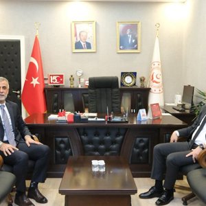 Gençlik ve Spor İl Müdürü Yasin Özdemir’den İl Müdürümüze Hayırlı Olsun Ziyareti - fotoğraf 1