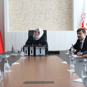 Bakan Selçuk, AK Parti İzmir Milletvekili Cemal Bekle ve Roman Dernek Temsilcilerini Kabul Etti - fotoğraf 3