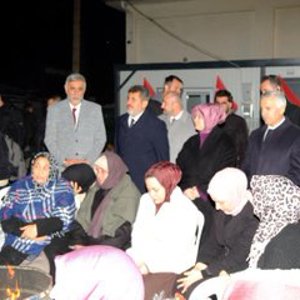 Valimiz Sayın Mükerrem Ünlüer ve İl Müdürümüz Çalğan Deprem Şehitlerimizin Yakınlarını Ziyaret Etti - fotoğraf 3