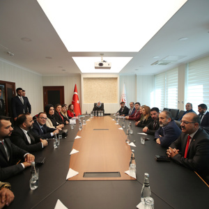 Bakan Selçuk, AK Parti İzmir Milletvekili Cemal Bekle ve Roman Dernek Temsilcilerini Kabul Etti - fotoğraf 2