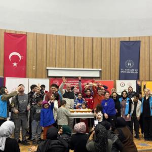 Ladik Akdağ’da Mavi Işık: Otizm Farkındalığı İçin Kamp Ateşi Yakıldı - fotoğraf 10