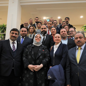 Bakan Selçuk, AK Parti İzmir Milletvekili Cemal Bekle ve Roman Dernek Temsilcilerini Kabul Etti - fotoğraf 1