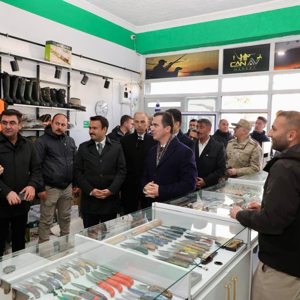 Valimiz Sayın Ahmet Karakaya, Ahlat İlçemizde gerçekleştirdiği ziyaretler kapsamında, esnaf ve vatandaşlarımızla bir araya geldi - fotoğraf 2