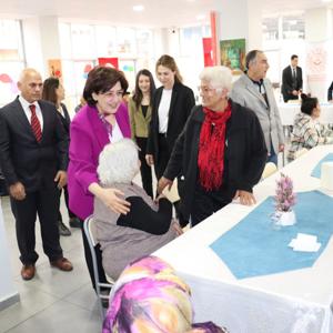Ramazan Bayramı’nda Sıcak Buluşma: Valimiz ve Eşi Huzurevinde - fotoğraf 4