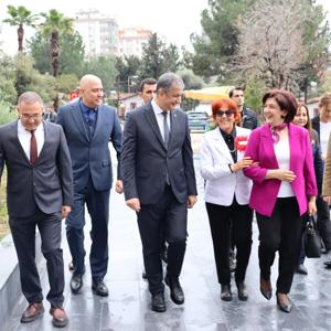 Ramazan Bayramı’nda Sıcak Buluşma: Valimiz ve Eşi Huzurevinde - fotoğraf 1