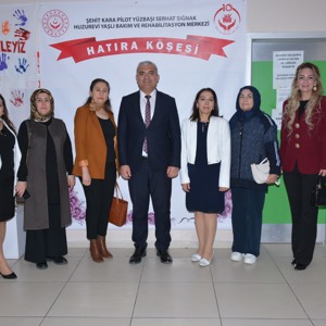Büyüklerimizin Sahnelediği Coşku Dolu Etkinlik - fotoğraf 11