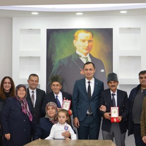 Edirne İlçelerimizde İkamet Eden Kıbrıs Gazilerimize “Milli Mücadele Madalyaları” Verilmeye Devam Ediyor - fotoğraf 13