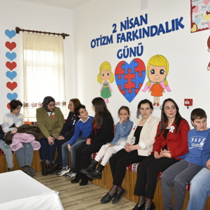 2 Nisan Otizm Farkındalık Günü kapsamında özel çocuklarımızla dopdolu ve keyifli bir etkinlik gerçekleştirdik.  - fotoğraf 4
