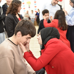 2 Nisan Otizm Farkındalık Günü kapsamında özel çocuklarımızla dopdolu ve keyifli bir etkinlik gerçekleştirdik.  - fotoğraf 6