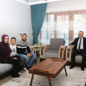 İL MÜDÜRÜMÜZ SAYIN  ERGÜN 2 NİSAN DÜNYA OTİZM FARKINDALIK GÜNÜ KAPSAMINDA ÖZEL BİREYİMİZ  VE AİLESİNİ ZİYARET ETTİ - fotoğraf 6