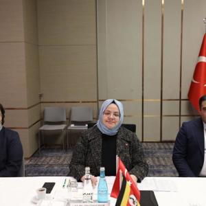 Bakan Selçuk, İİT Konferansı’nda 7 Ülkenin Bakanları ve Nijer First Lady'si ile Bir Araya Geldi - fotoğraf 14