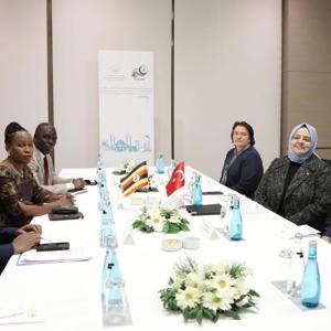 Bakan Selçuk, İİT Konferansı’nda 7 Ülkenin Bakanları ve Nijer First Lady'si ile Bir Araya Geldi - fotoğraf 16