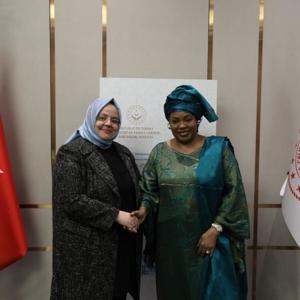 Bakan Selçuk, İİT Konferansı’nda 7 Ülkenin Bakanları ve Nijer First Lady'si ile Bir Araya Geldi - fotoğraf 25