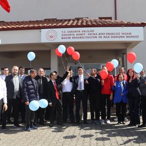 Fatma Hamit Atay Engelsiz Yaşam Rehabilitasyon ve Aile Danışma Merkezi tarafından, 2 Nisan Dünya Otizm Farkındalık Günü Programı  - fotoğraf 4