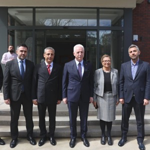 Valimiz Sn. Davut Gül’ün Katılımıyla Göztepe Semiha Şakir Huzurevi’nde İncelemelerde Bulunulmuştur - fotoğraf 3