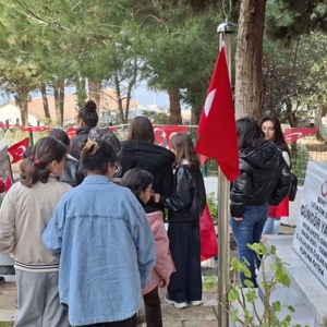 Arefe Gününde Anlamlı Şehitlik Ziyareti - fotoğraf 4