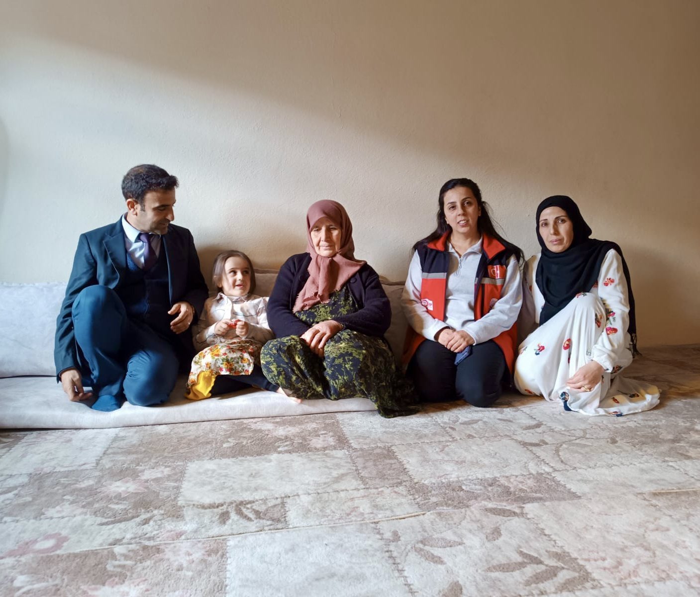 Şemdinli’de 8 Mart Dünya Kadınlar Günü’nde Şehit ve Gazi Ailelerine Anlamlı Ziyaret