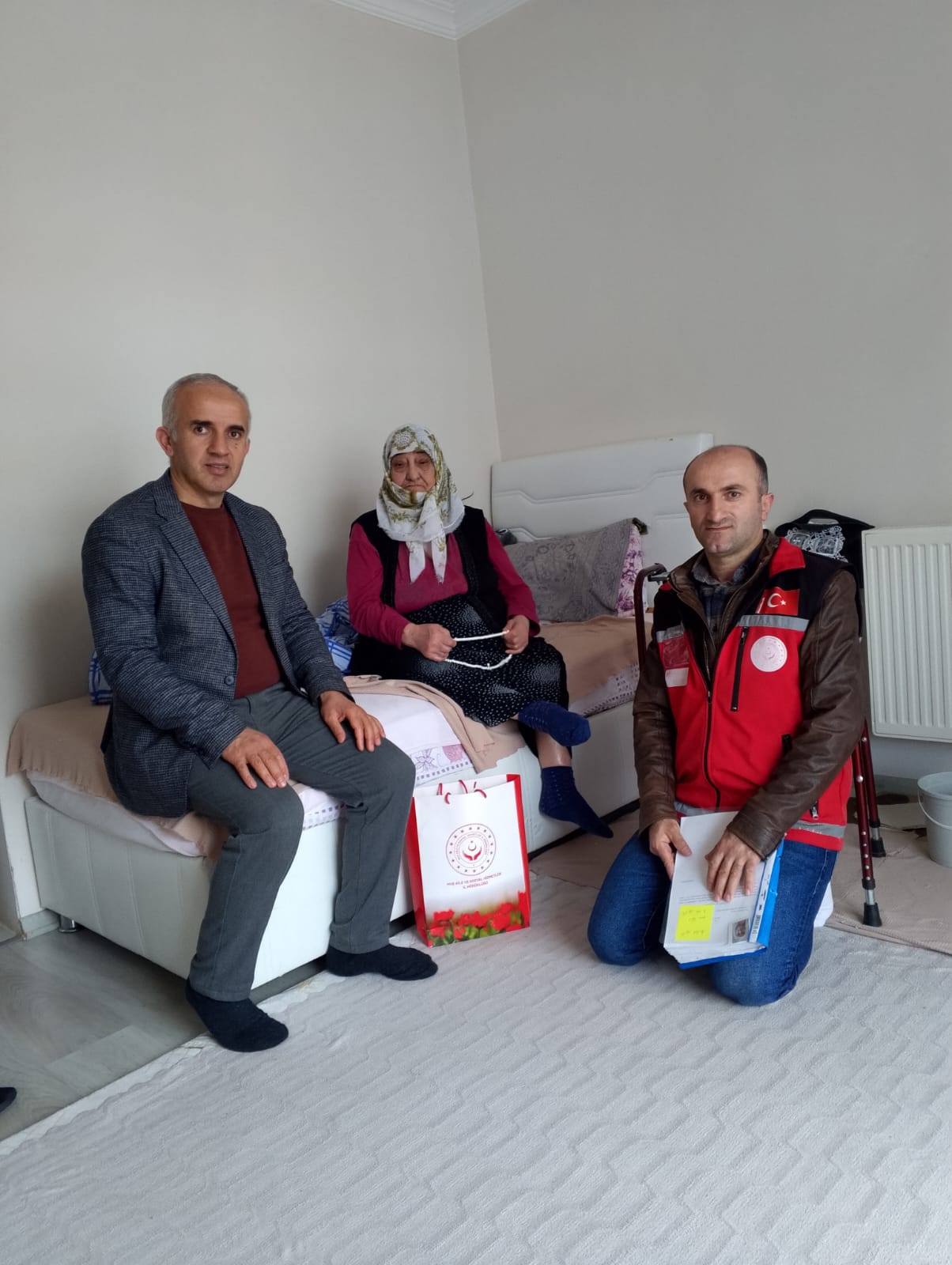 “Tek Başına Değil, Çok Başına Bayram” Projesiyle Büyüklerimizin Yanındayız