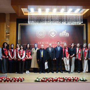 Ailenin toplumumuzun temeli olduğu inancıyla, geleceğimizi emanet edeceğimiz genç çiftlerimizle aynı sofrayı paylaşmanın mutluluğunu yaşadık.   - fotoğraf 1