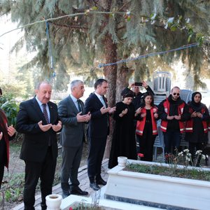 Şehitlik Ziyareti - fotoğraf 1