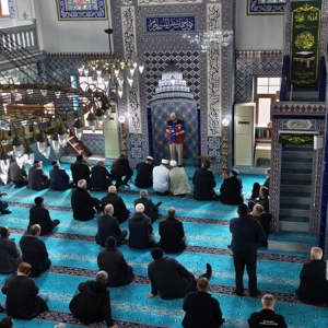 Cuma Namazı Öncesi Camilerimizde Aile Yapısının Güçlendirilmesine Yönelik Farkındalık Çalışmaları Devam Etmektedir - fotoğraf 3