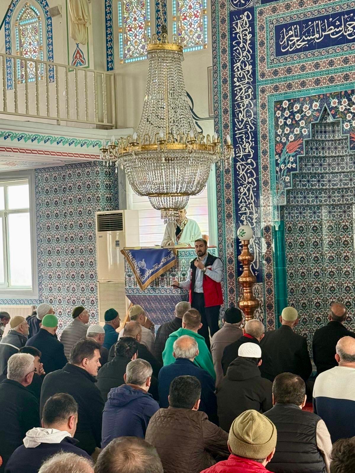 Cuma Namazı Öncesi Camilerimizde Aile Yapısının Güçlendirilmesine Yönelik Farkındalık Çalışmaları Devam Etmektedir