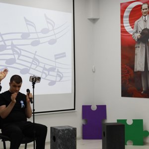 Karbeyaz Özel Eğitim Okulu’nda Otizm Farkındalık Günü Programı - fotoğraf 2