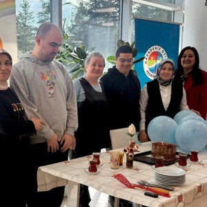 Mutlu Cafe’de Farkındalık ve Dayanışma Mesajı - fotoğraf 2