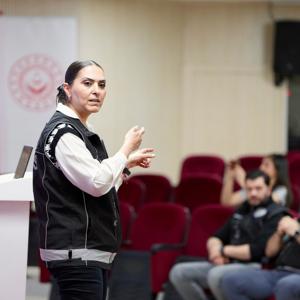 “En İyi Narkotik Polisi ANNE” Eğitimi Düzenlendi - fotoğraf 11