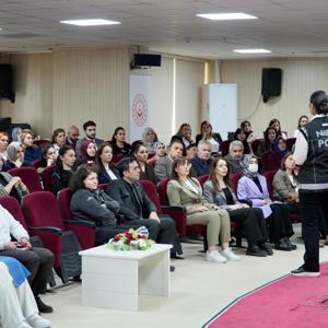 “En İyi Narkotik Polisi ANNE” Eğitimi Düzenlendi - fotoğraf 7