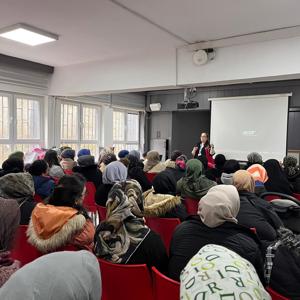 Aile Eğitim Programları Kapsamında Ailelere Yönelik Eğitim Faaliyetleri Devam Etmektedir - fotoğraf 2