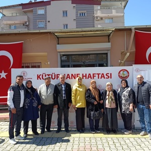 30 Mart – 5 Nisan Kütüphaneler Haftası münasebetiyle,  Emine Keskinler İl Halk Kütüphanesi’nde düzenlenen etkinliğe; Aile ve Sosyal Hizmetler İl Müdürlüğü Gündüz Bakım ve Aktif Yaşam Merkezi’nde hizmet alan yaşlılarımız ile birlikte katılım sağlanmıştır. - fotoğraf 1