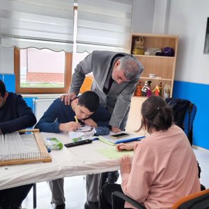 İl Müdürümüz Emre Çalğan’dan Gündüzlü Bakım Rehabilitasyon ve Aile Danışma Merkezi’ne Ziyaret - fotoğraf 2