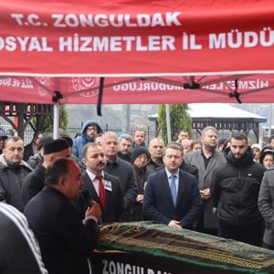 Değerli çalışma arkadaşımız Nazmiye Yarbaşı Esen’in cenaze merasimine katılım sağlanmıştır. - fotoğraf 6