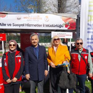 Kırklareli’nde 8 Nisan Dünya Romanlar Günü Etkinliği Yoğun Katılımla Gerçekleştirildi - fotoğraf 12
