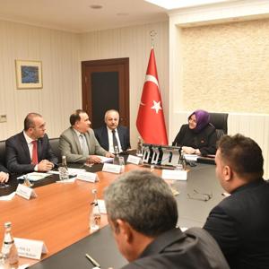 Bakan Selçuk, Türkiye Sakatlar Konfederasyonu Başkanı Yusuf Çelebi ve Engelli Federasyonlarının Başkanlarını Kabul Etti - fotoğraf 3