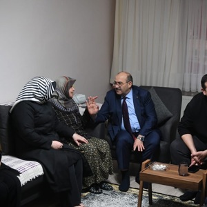 Valimiz Sayın İsmail USTAOĞLU, Şehit Jandarma Yüzbaşı Kamil AŞIK’ın Ailesine Taziye Ziyaretinde Bulundu - fotoğraf 2