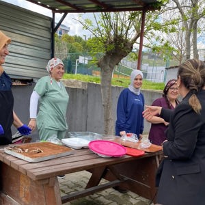 l Müdürümüz Sayın Emine BÖÇKÜN’ün Katılımlarıyla Çocuk Kuruluşumuzda Bahar Coşkusu ve Piknik Etkinliği - fotoğraf 3