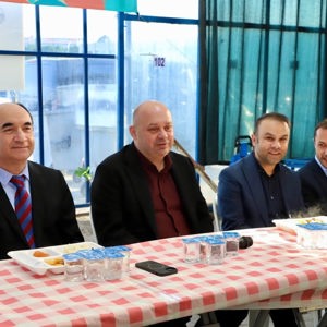 Gönen Kaymakamımız Sayın Ahmet ALTINTAŞ'ın Katılımlarıyla Roman Vatandaşlarımıza Yönelik Yemek Programı Düzenlendi - fotoğraf 3